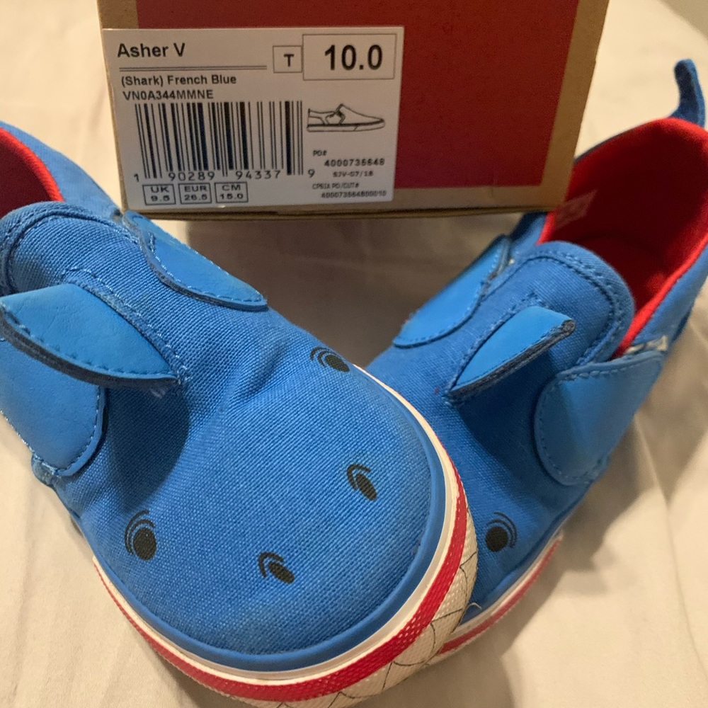 Shark kids vans